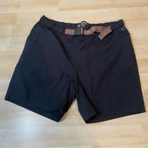 Burton women’s black lightweight hiking outdoors shorts in  size medium